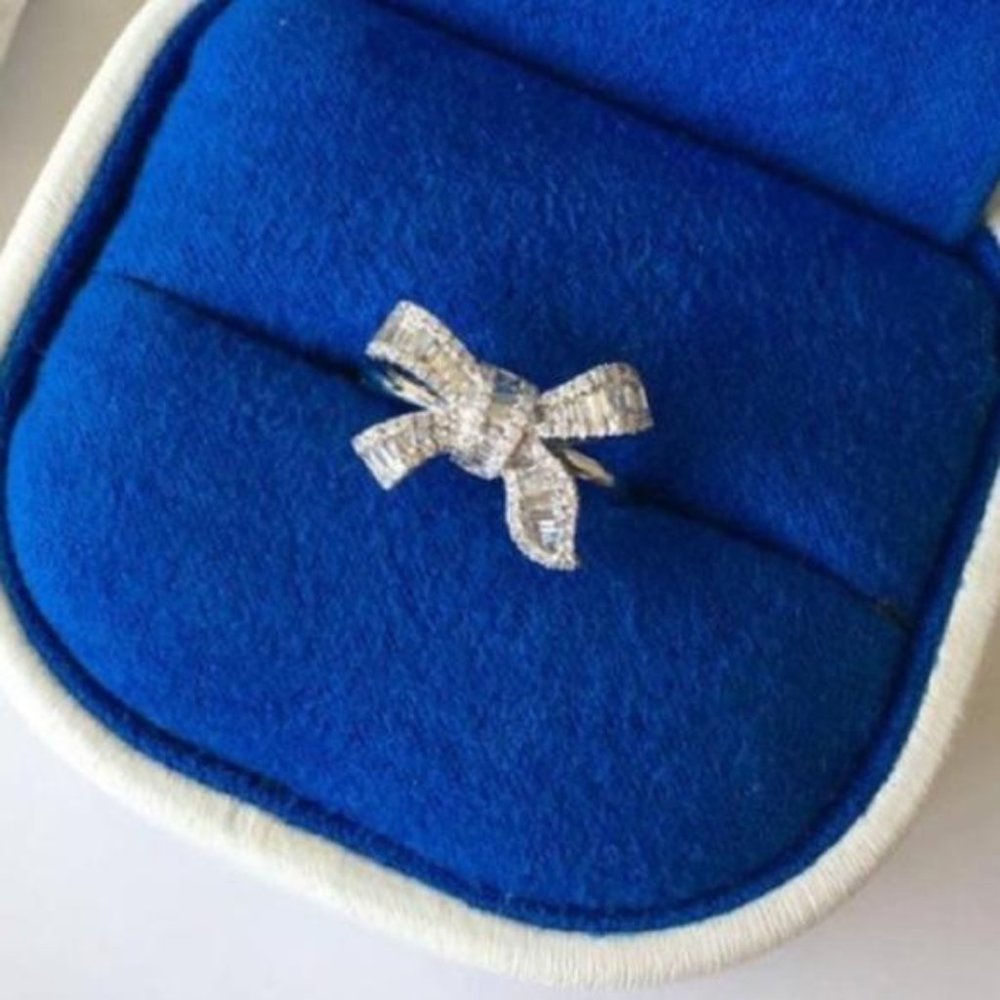 NEW BAGUETTE BOW 925 STERLING SILVER DIAMOND RING, CUTE RING, SHINY RING. - Picture 8 of 8